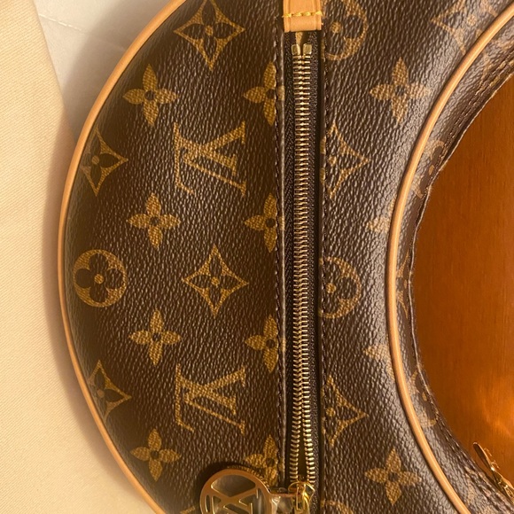 COPY - New never used Hard to find Louis Vuitton Loop bag💕 - Picture 3 of 16